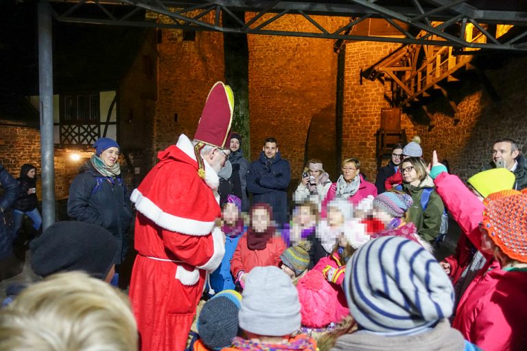 Lichterführung um die Burg Altena