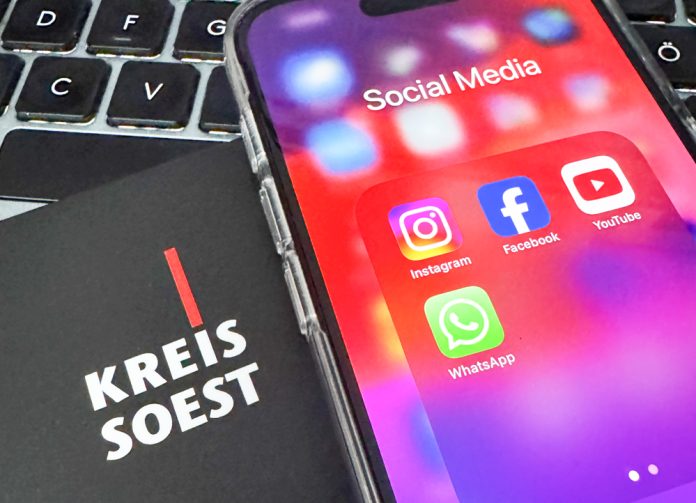 Symbolfoto Social Media Kanäle Kreis Soest