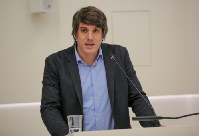 Manuel Huff, 19.12 (4)