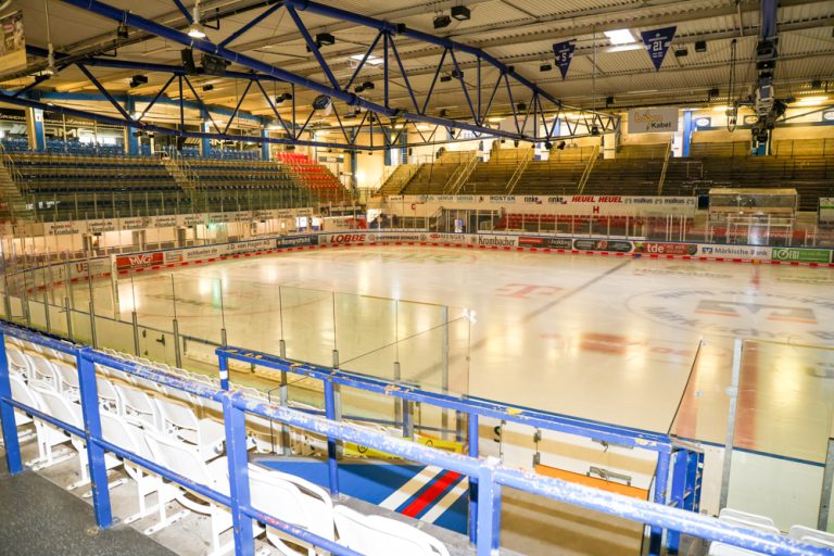 Wieder Handball in der Eissporthalle