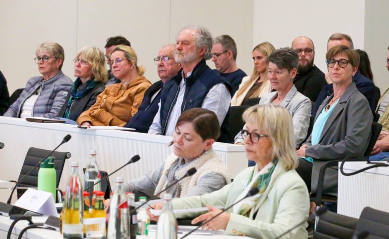 Motorrad-Lärmgeplagte im Kreistag