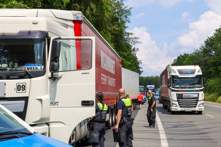 Fünf Laster stillgelegt